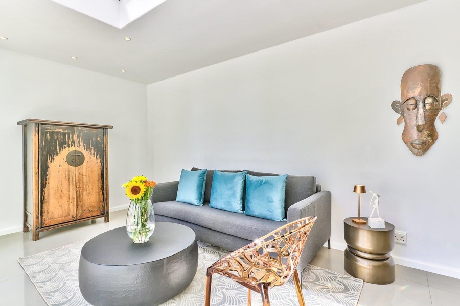 1 Bedroom Property for Sale in Sea Point Western Cape